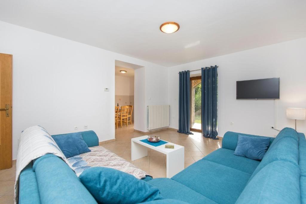 Apartments "Alen" Nedeščina Buitenkant foto