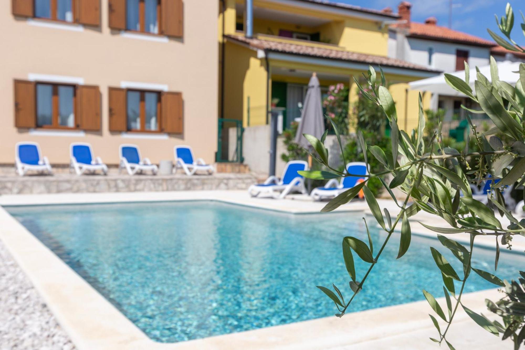 Apartments "Alen" Nedeščina Buitenkant foto
